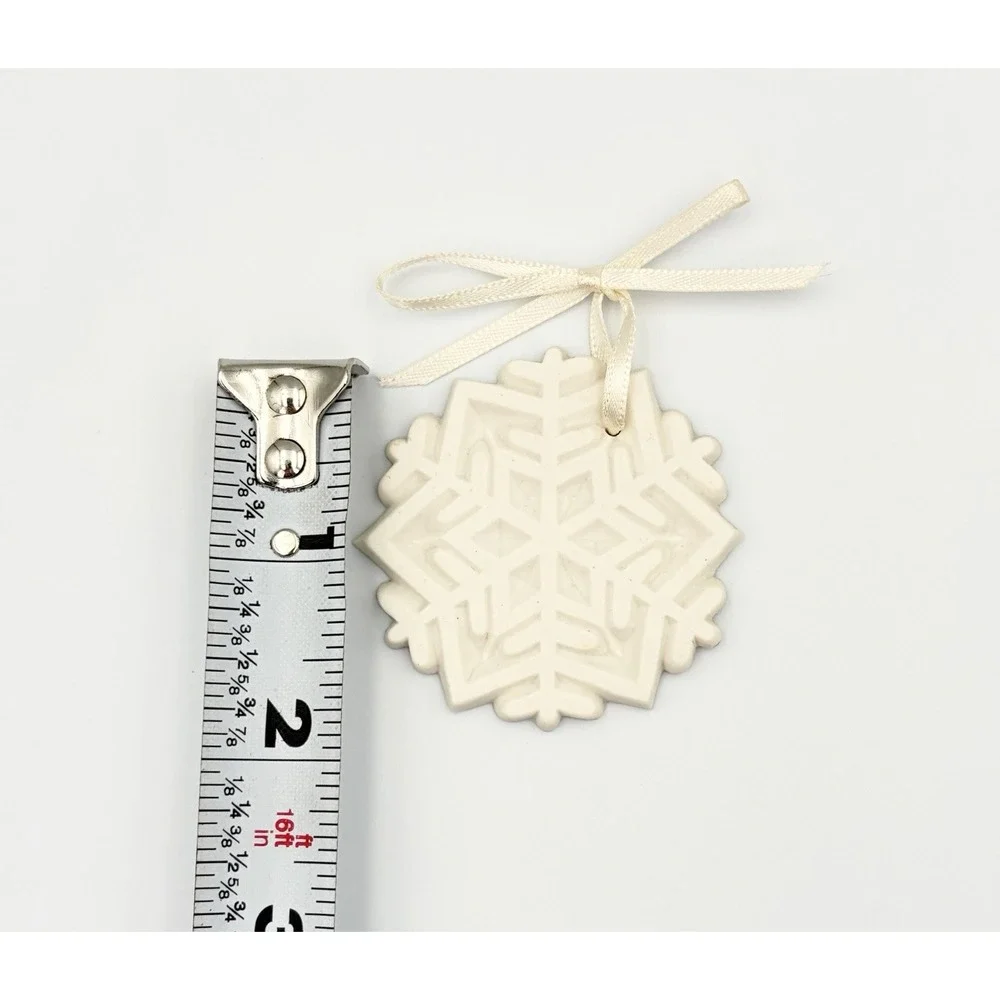 Margaret Furlong 1989 A Winter Jewel Snowflake Ornament 2